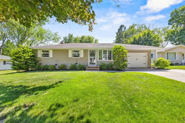 1779 ASBURY CIRCLE, Green Bay, WI 54303
