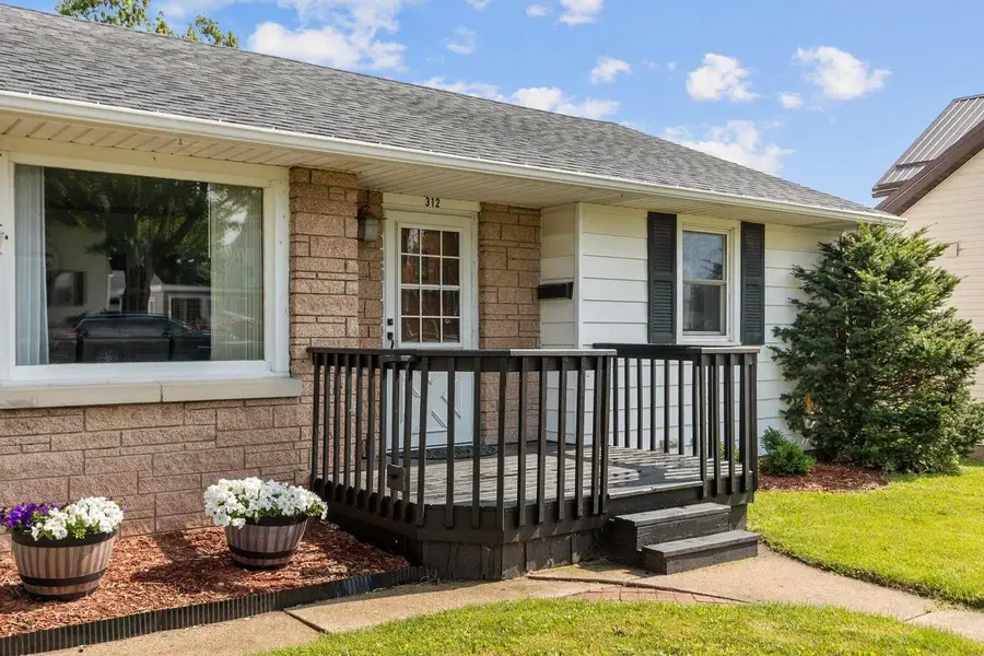 312 W 10TH STREET, Kaukauna, WI 54130 - #3