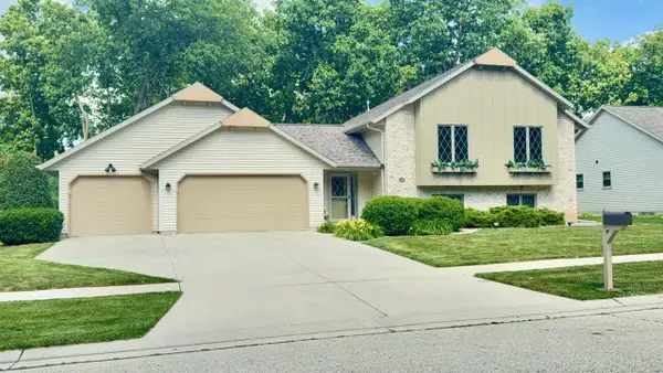 1071 WOODCREST DRIVE, Fond Du Lac, WI 54935
