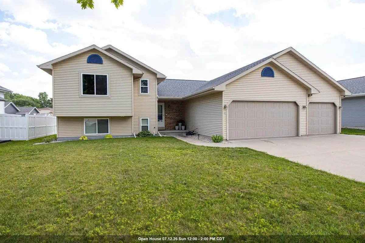 75 JACOB AVENUE, Oshkosh, WI 54902 - #1