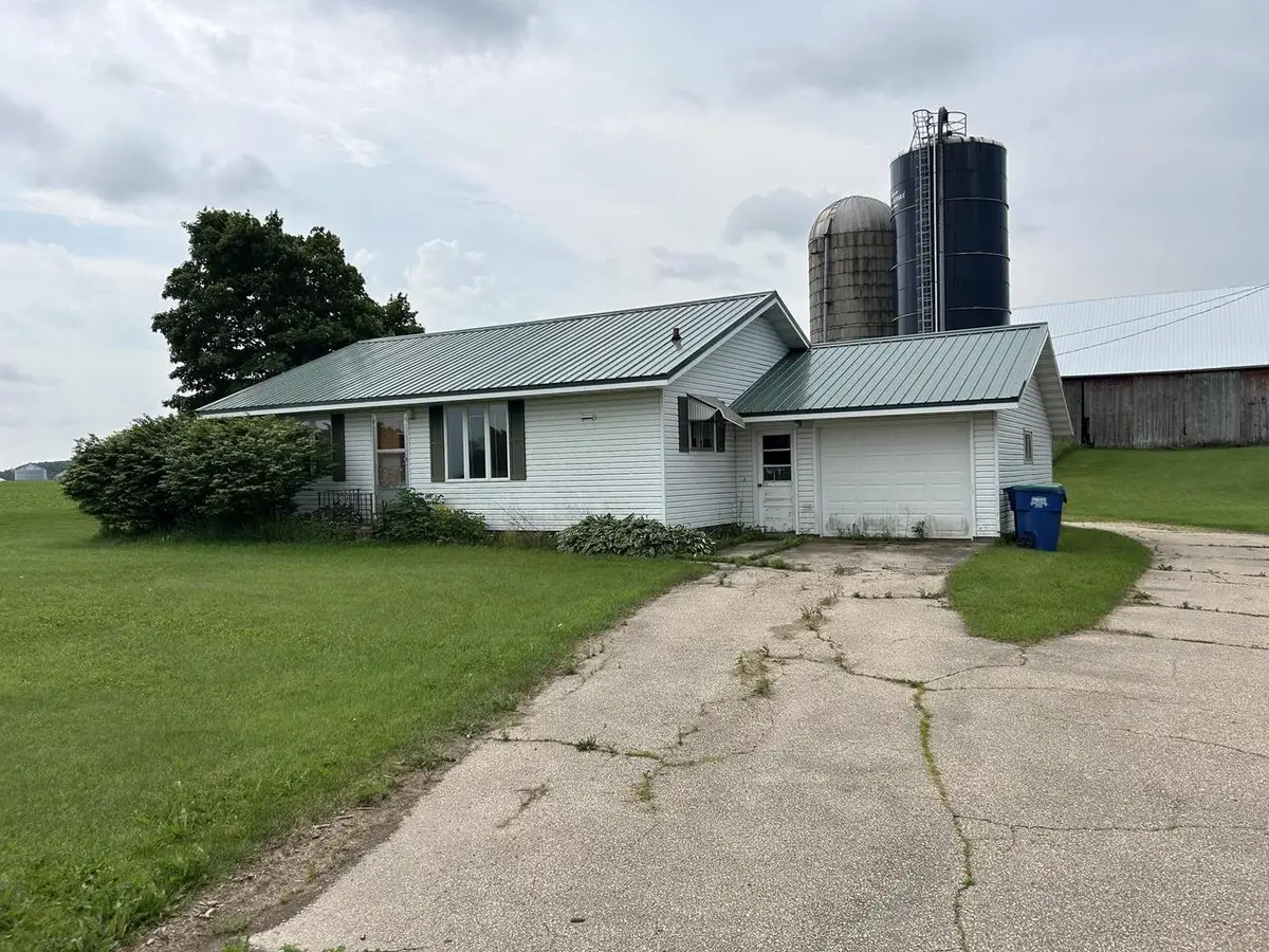W2337 COUNTY RD E, Cecil, WI 54111 - #1