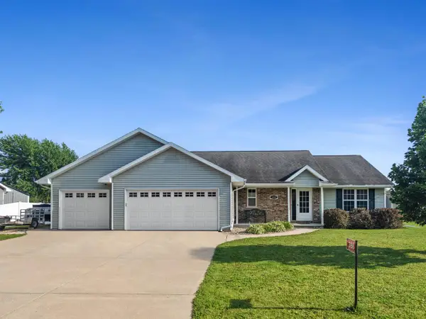 388 WOODEN SHOE CIRCLE, Kaukauna, WI 54130