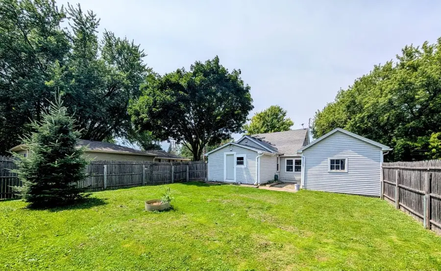 725 MAIN STREET, Wrightstown, WI 54180 - #3