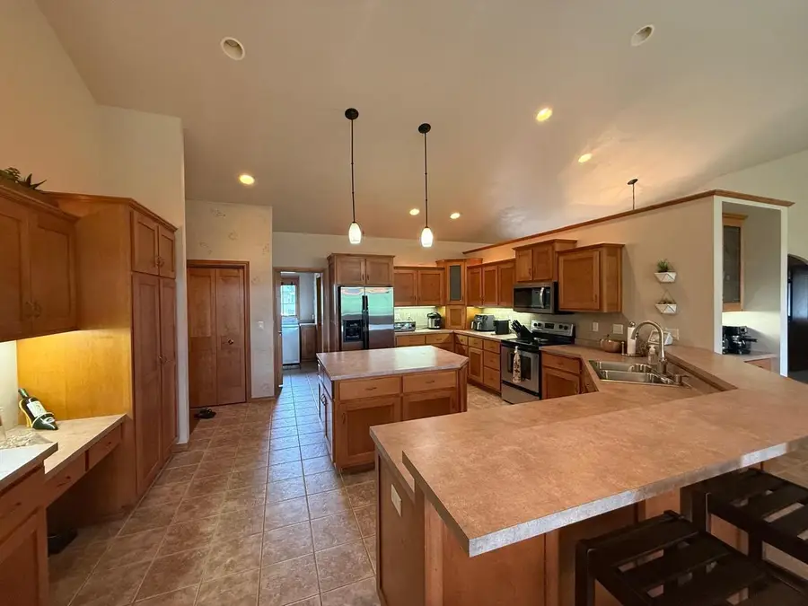 568 ROYAL ST PATS DRIVE, Wrightstown, WI 54180 - #3