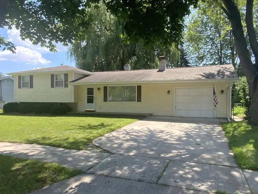 1129 ALVA STREET, Menasha, WI 54952 - #3