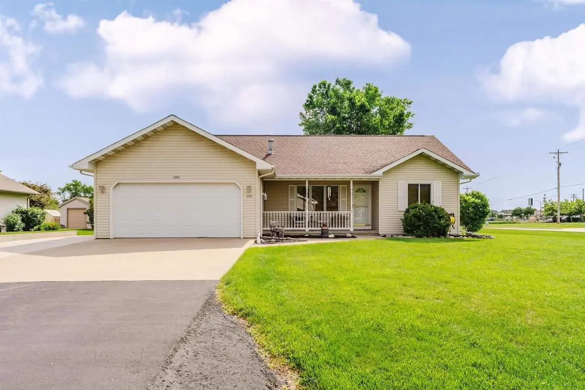 1202 WILLOW BEND LANE, Oshkosh, WI 54904 - #1
