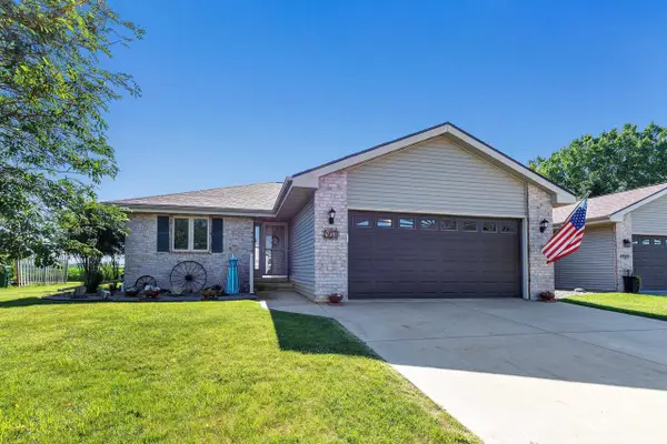 467 LONGWOOD LANE, Wrightstown, WI 54180