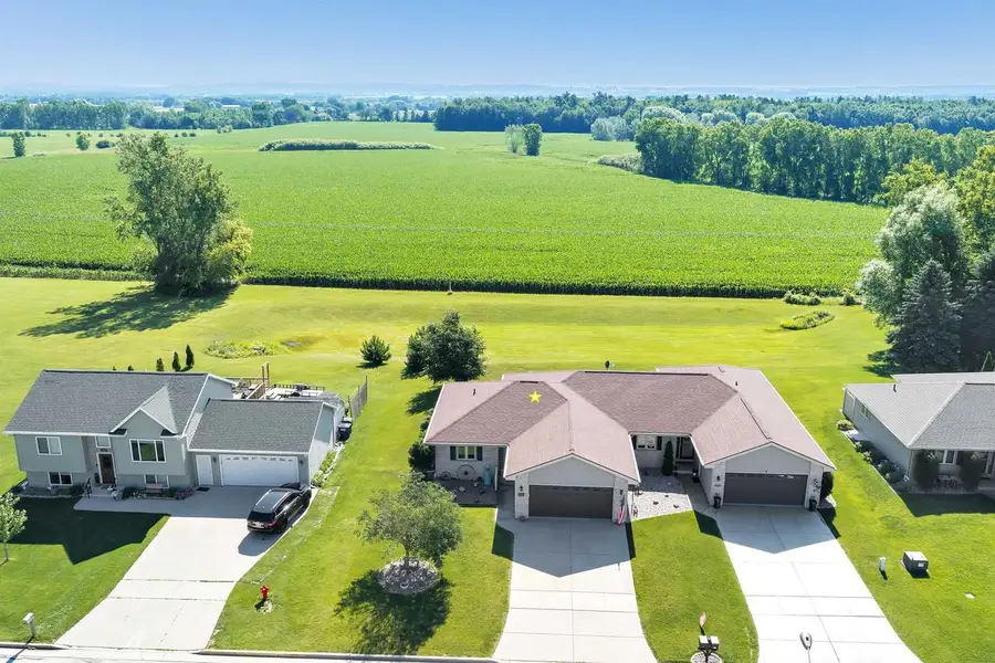 467 LONGWOOD LANE, Wrightstown, WI 54180 - #2