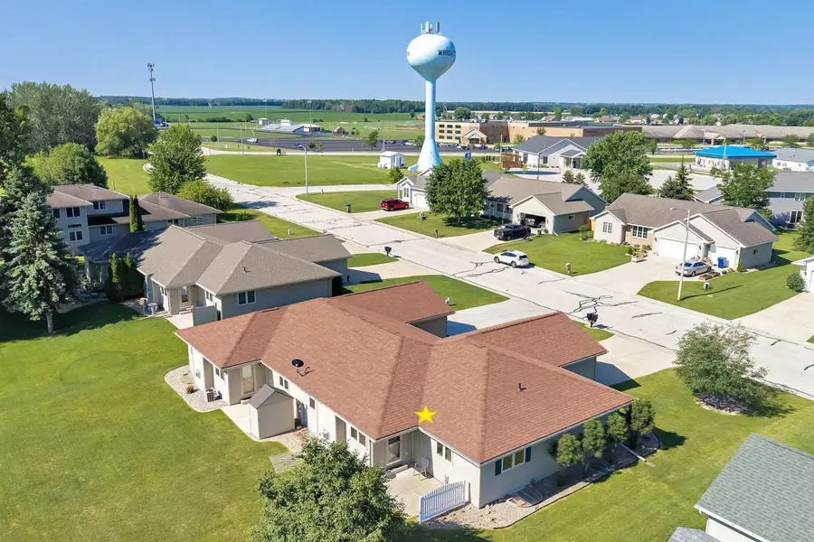 467 LONGWOOD LANE, Wrightstown, WI 54180 - #3