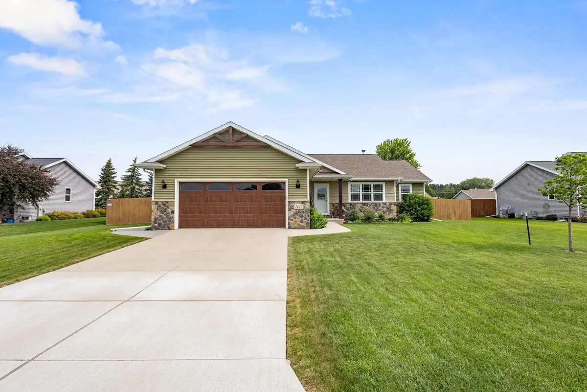 1427 ANTHEM DRIVE, Neenah, WI 54956 - #1