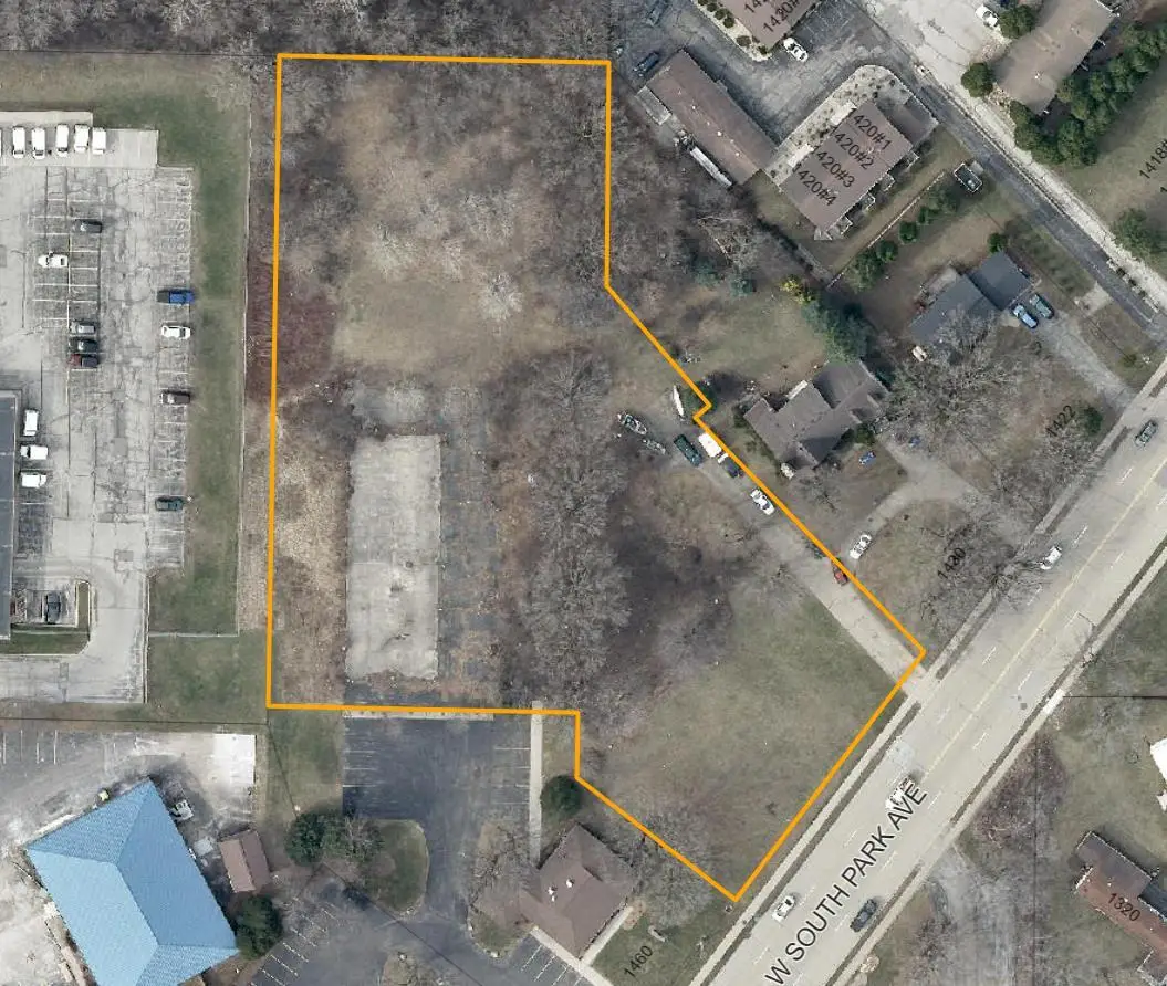 1450 W SOUTH PARK AVENUE, Oshkosh, WI 54902 - #1