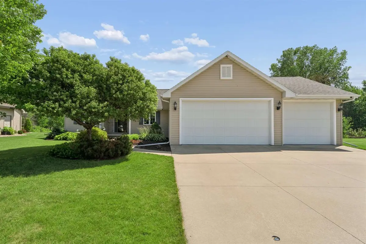 W6445 CHERRYBARK CIRCLE, Menasha, WI 54952 - #1