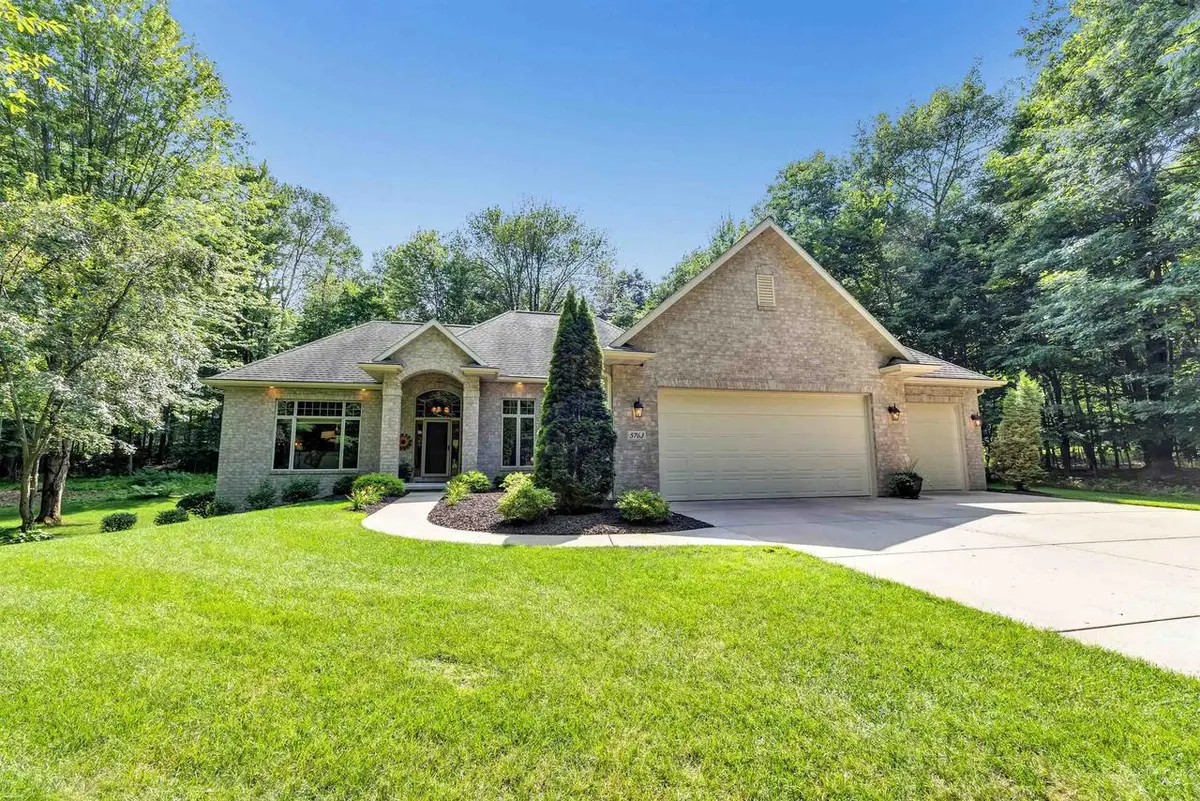 5763 HAVENWOOD HILLS DRIVE, Little Suamico, WI 54141 - #1