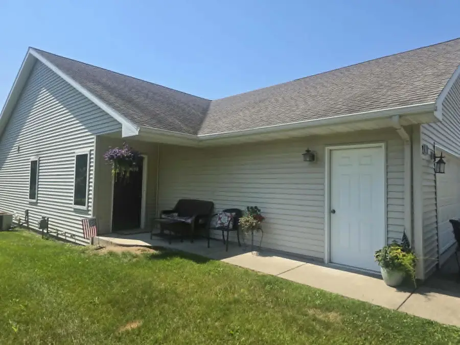 961 CHARLES WRIGHT DRIVE, Waupaca, WI 54981 - #3