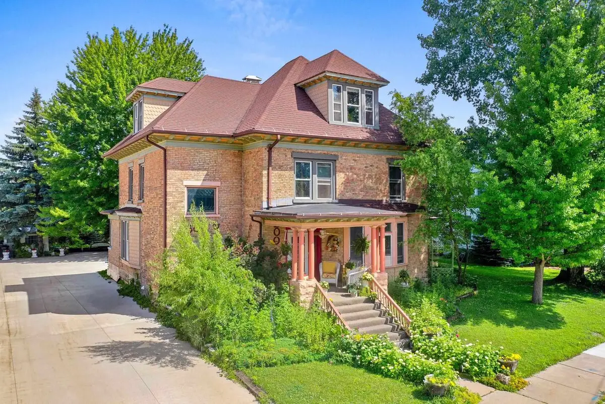 300 W PROSPECT AVENUE, Appleton, WI 54911 - #1