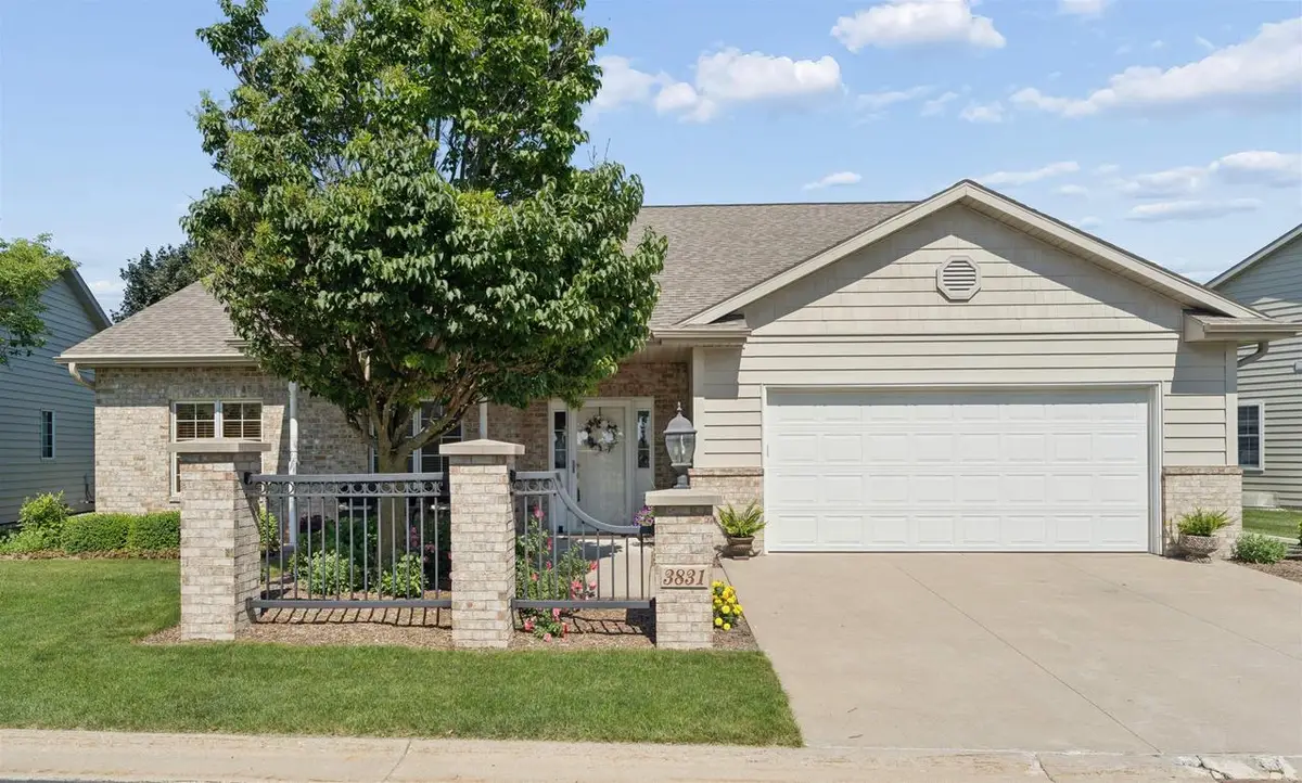 3831 N WAYSIDE LANE, Appleton, WI 54913 - #1
