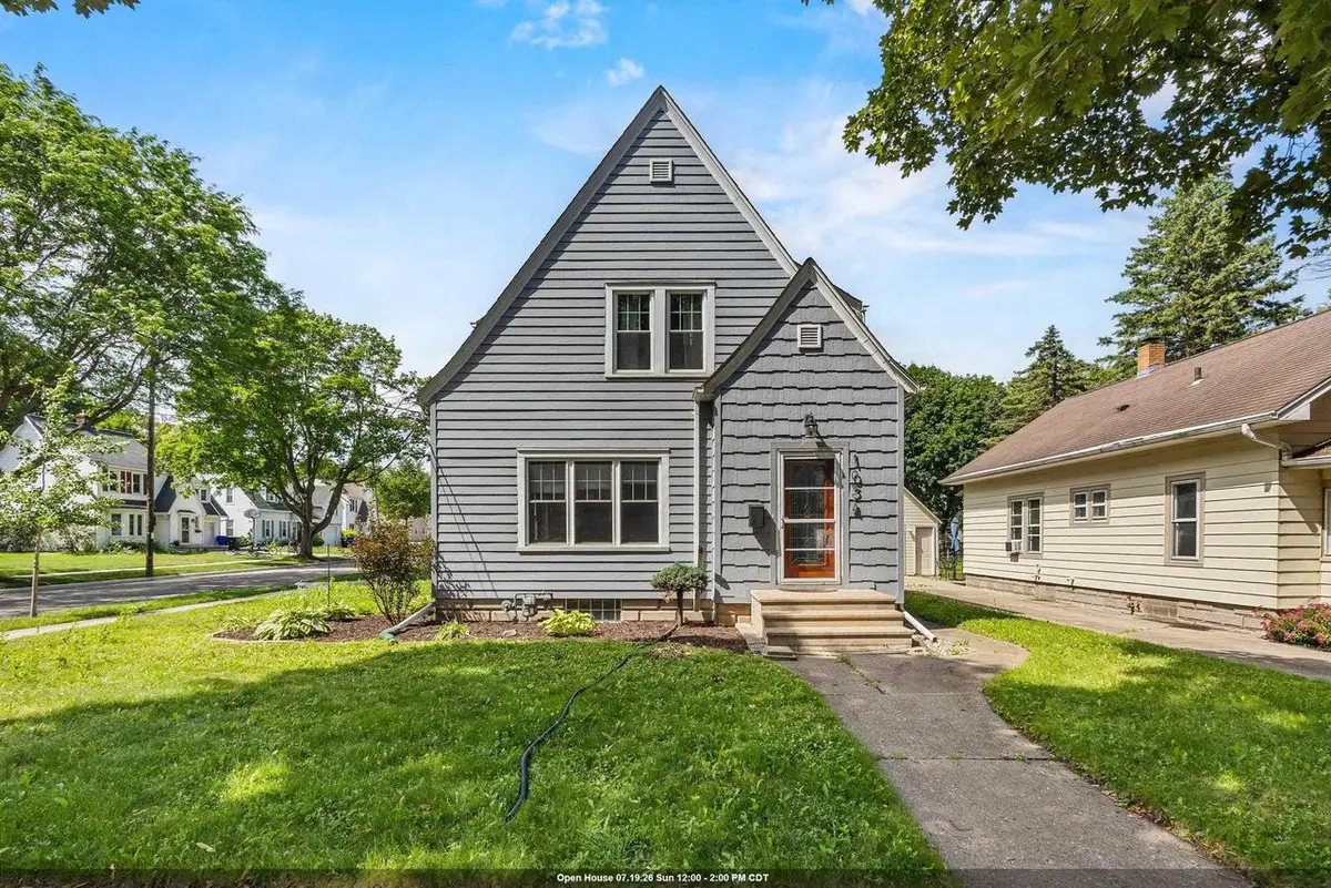1034 W LORAIN STREET, Appleton, WI 54914 - #1