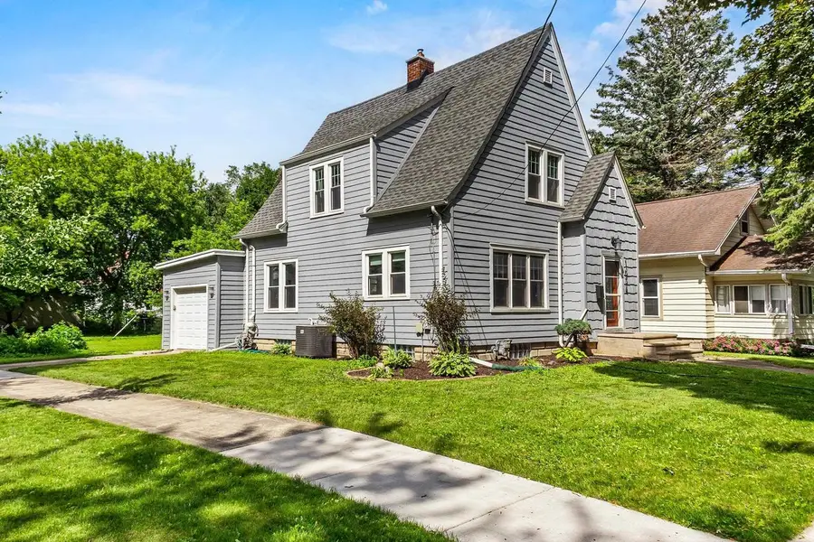 1034 W LORAIN STREET, Appleton, WI 54914 - #2