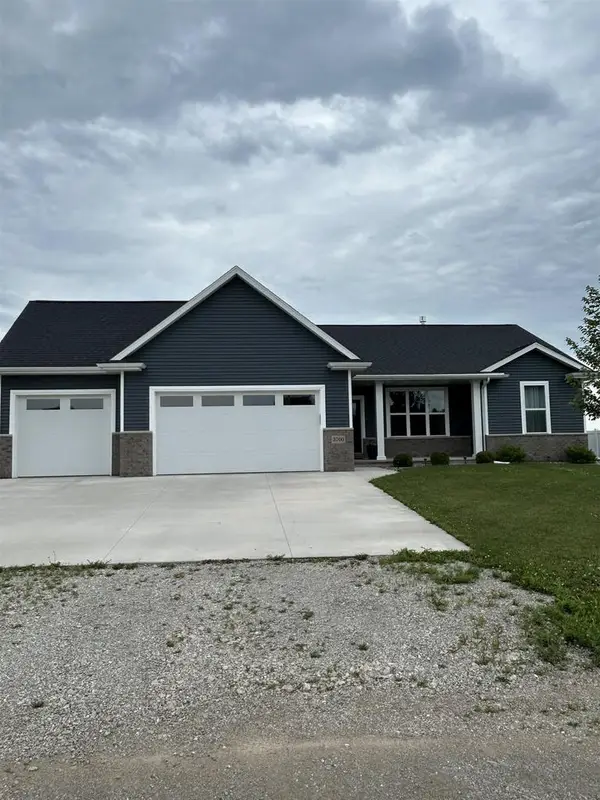 3700 RIDGECREST LANE, Kaukauna, WI 54130