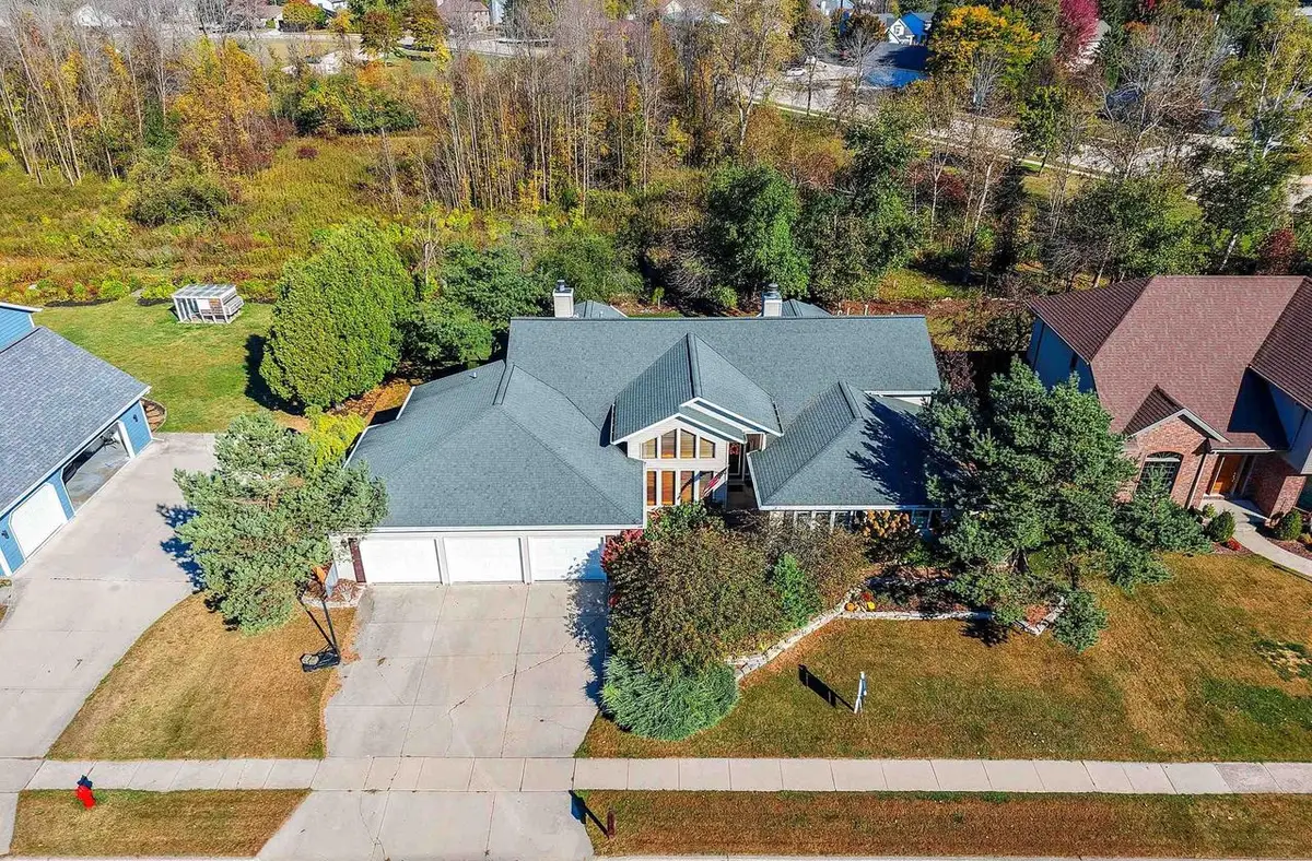 3718 WESTWOOD LANE, Manitowoc, WI 54220 - #1