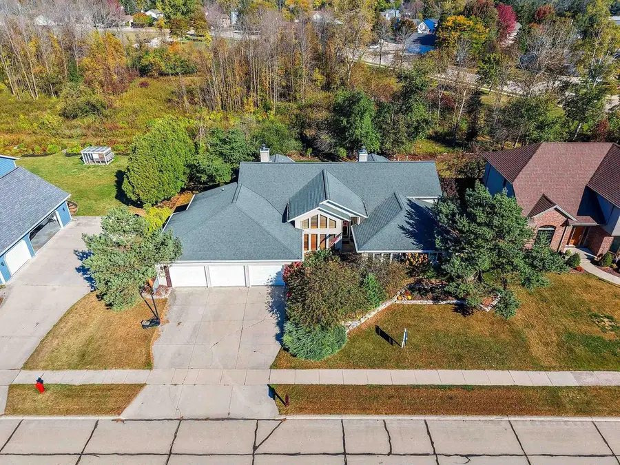 3718 WESTWOOD LANE, Manitowoc, WI 54220 - #3