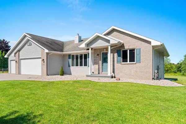 1475 BUCKYS, Green Bay, WI 54313