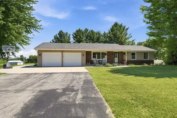 W2038 COUNTY ROAD WH, Mount Calvary, WI 53057