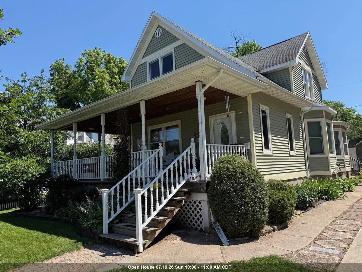 656 OAK STREET, Neenah, WI 54956 - #1
