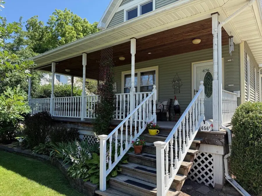 656 OAK STREET, Neenah, WI 54956 - #3
