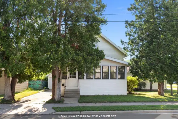 906 GRAND STREET, Oshkosh, WI 54901