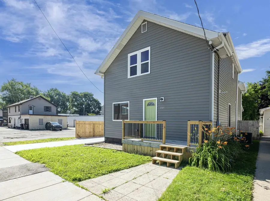 1315 W SUMMER STREET, Appleton, WI 54914 - #3