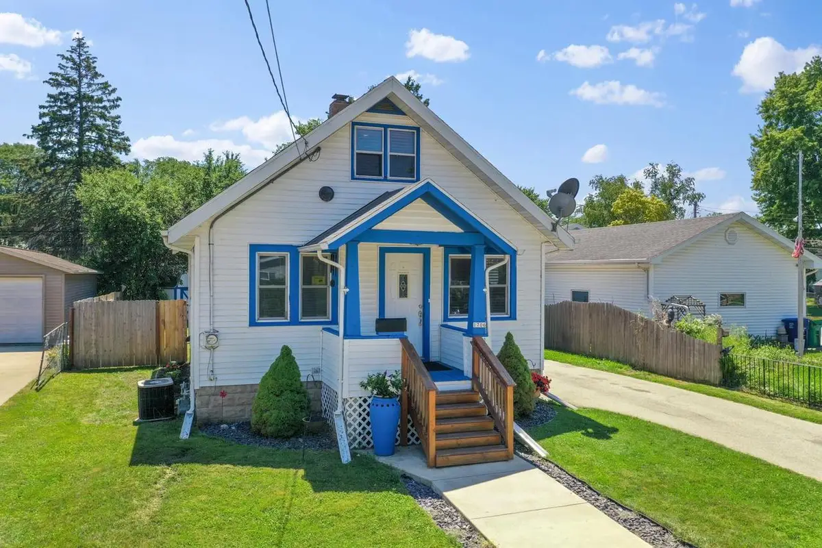 1706 SMITH STREET, Green Bay, WI 54302 - #1