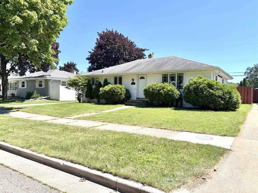 1137 W ROBERTS AVENUE, Appleton, WI 54914 - #2