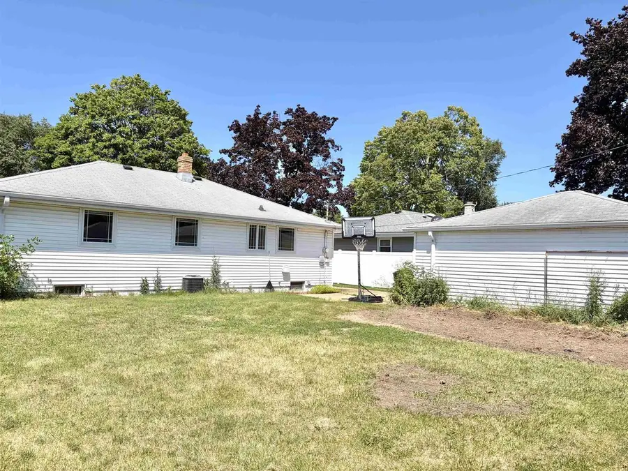1137 W ROBERTS AVENUE, Appleton, WI 54914 - #3