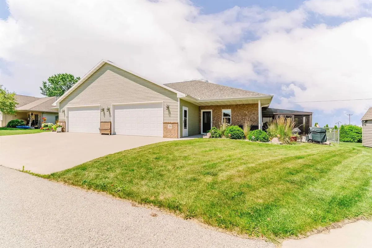 320D E EVERGREEN DRIVE, Kaukauna, WI 54130 - #1