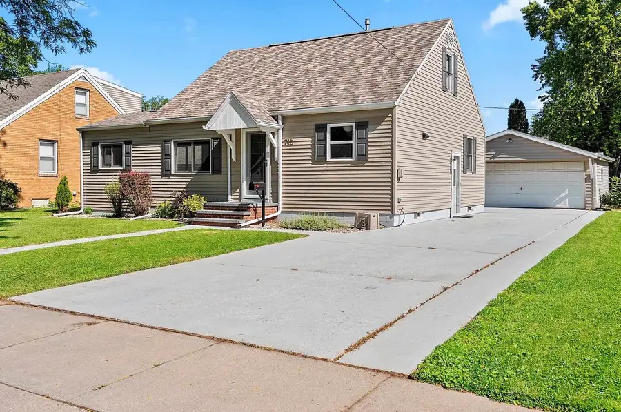 712 E 3RD STREET, Kimberly, WI 54136 - #2