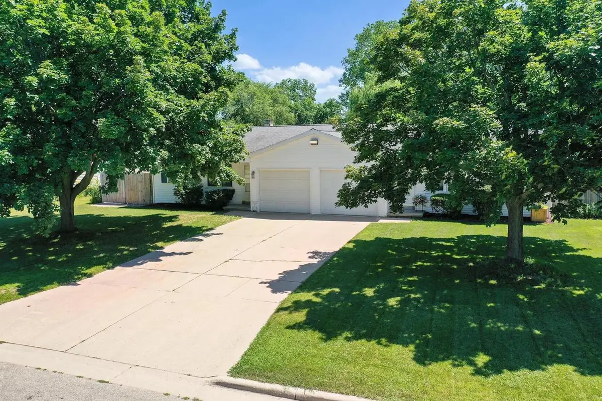 3641 EAST RIVER DRIVE, Green Bay, WI 54301 - #1
