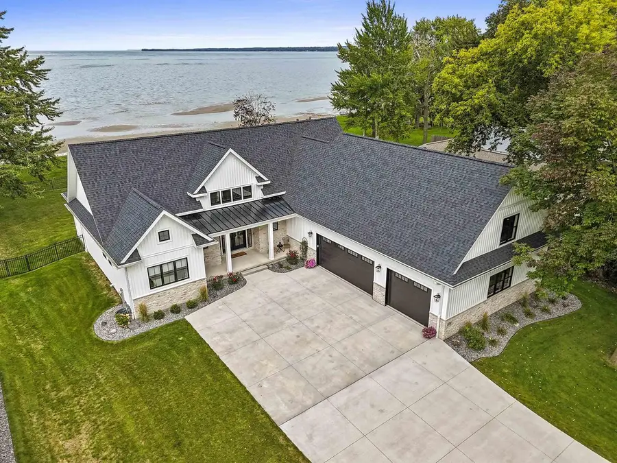 1751 EAST SHORE CIRCLE, Green Bay, WI 54302 - #3