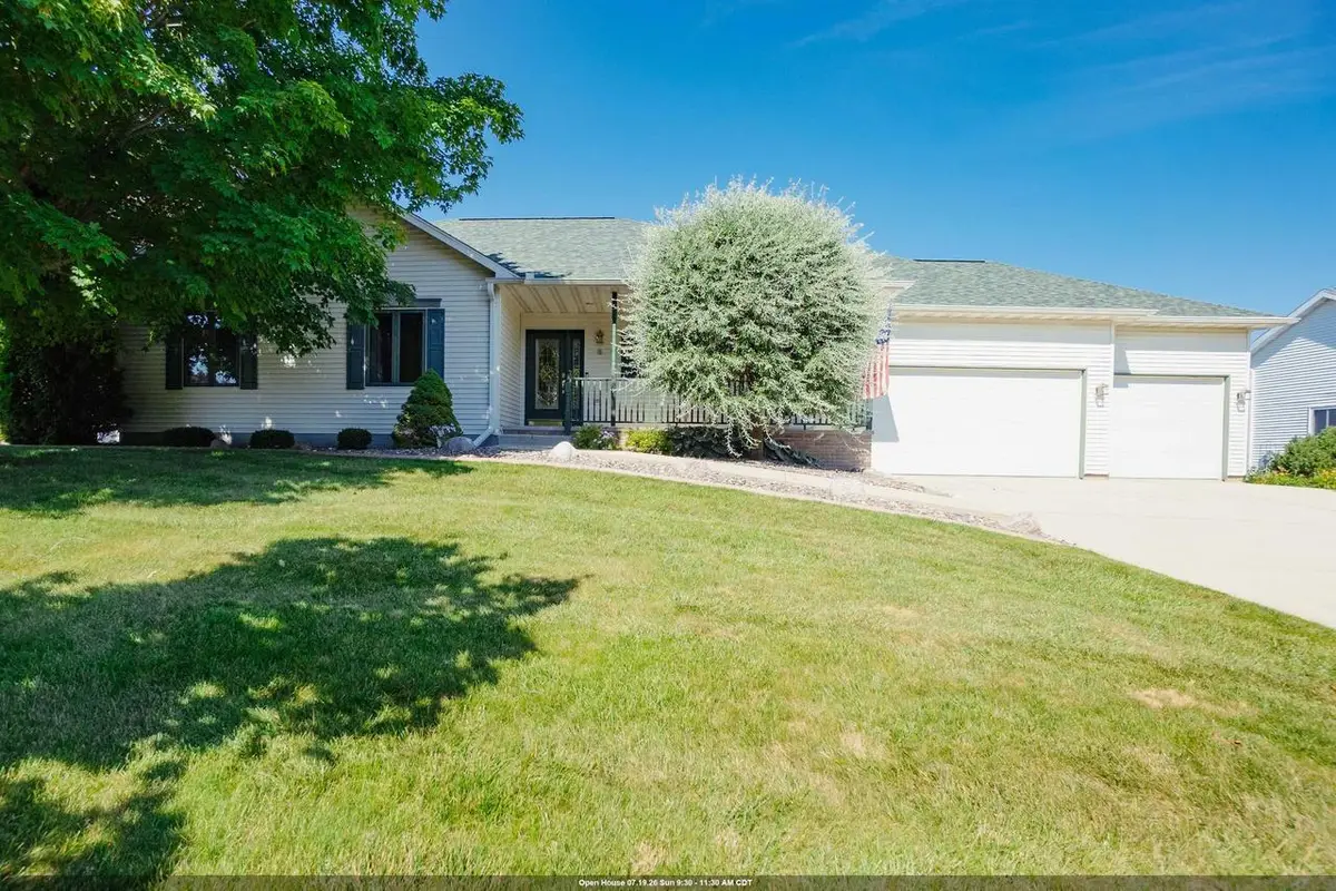 8 HAMPTON COURT, Fond Du Lac, WI 54935 - #1