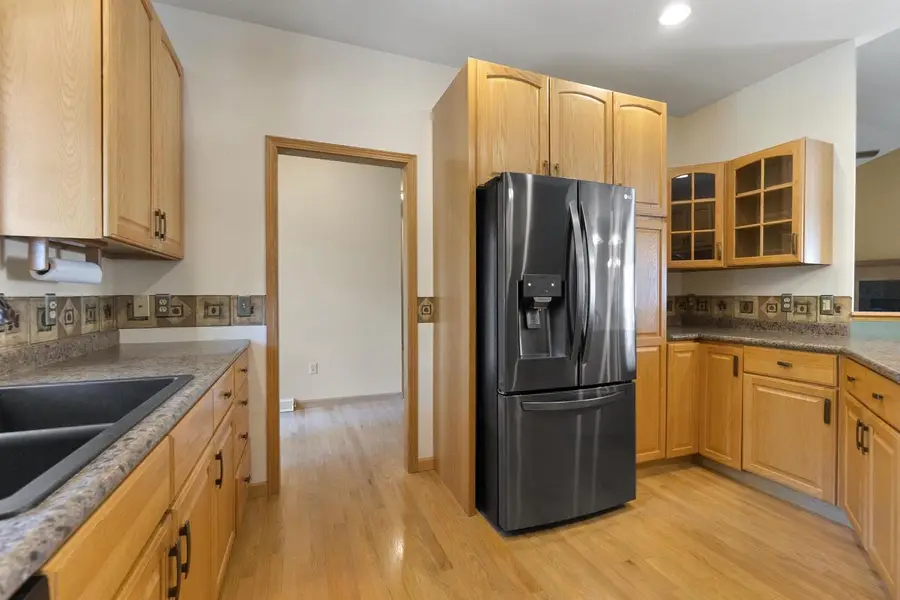 8 HAMPTON COURT, Fond Du Lac, WI 54935 - #3