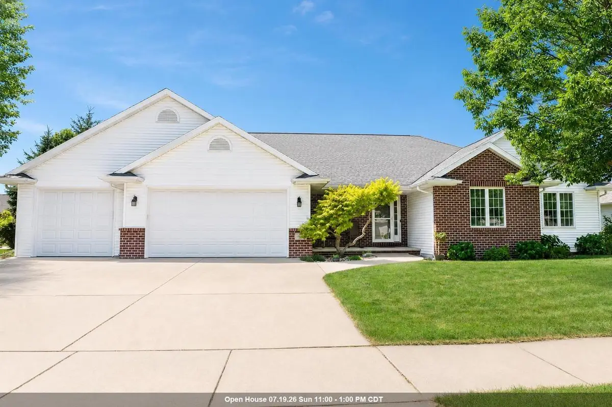 4801 N BENVIEW COURT, Appleton, WI 54913 - #1
