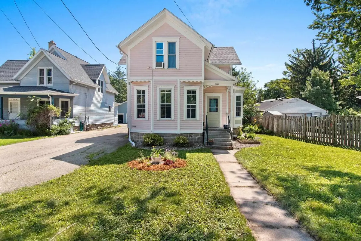 1646 ELMWOOD AVENUE, Oshkosh, WI 54901 - #1