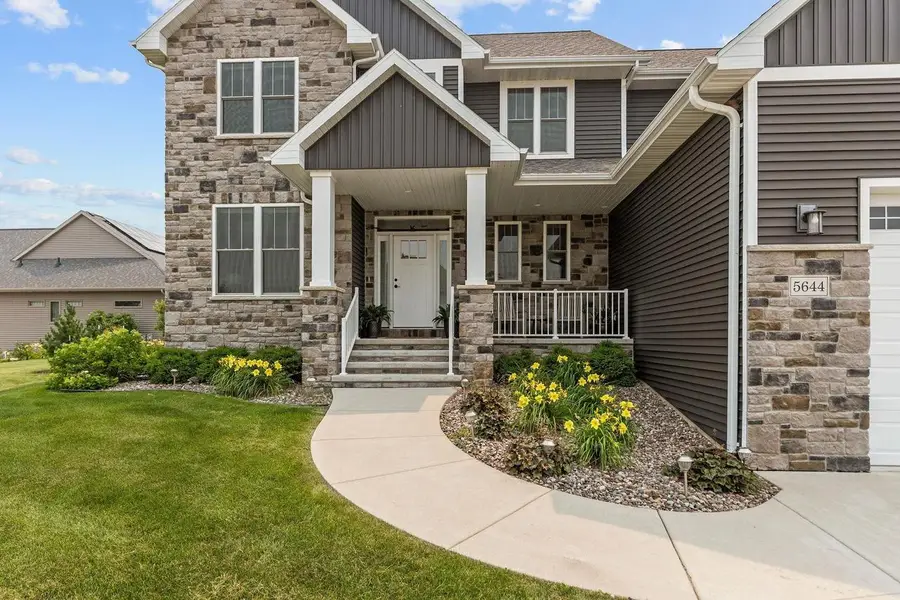5644 N SUMMERLAND DRIVE, Appleton, WI 54913 - #3