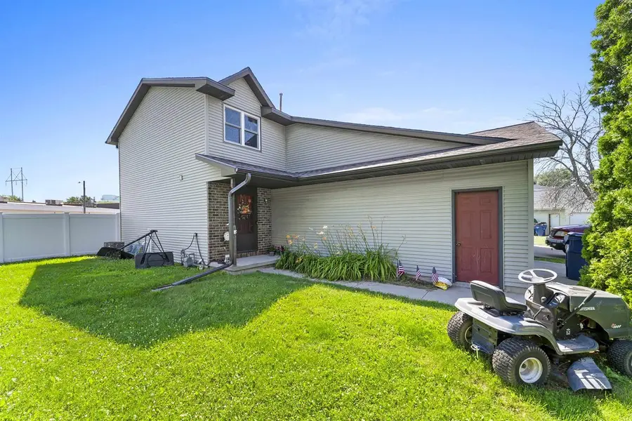 2744 MONACO DRIVE, Green Bay, WI 54311 - #2