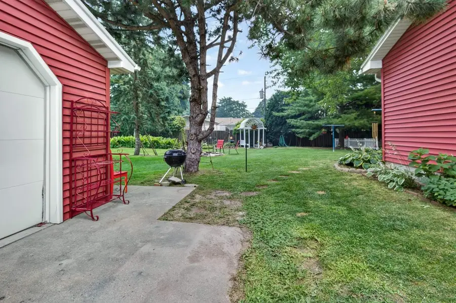 511 S SUPERIOR ROAD, Green Bay, WI 54311 - #2