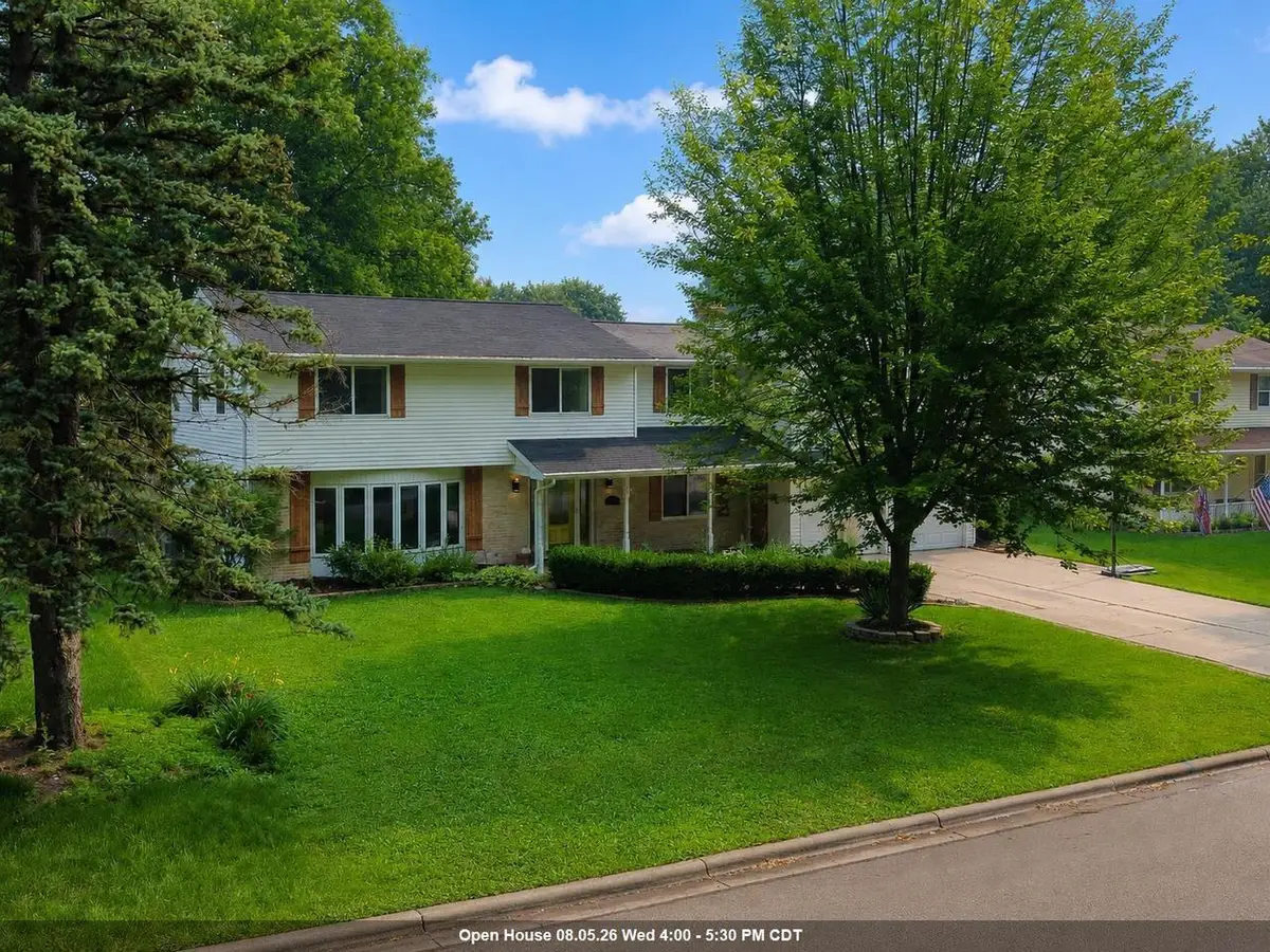 559 HILLTOP DRIVE, Green Bay, WI 54301 - #1