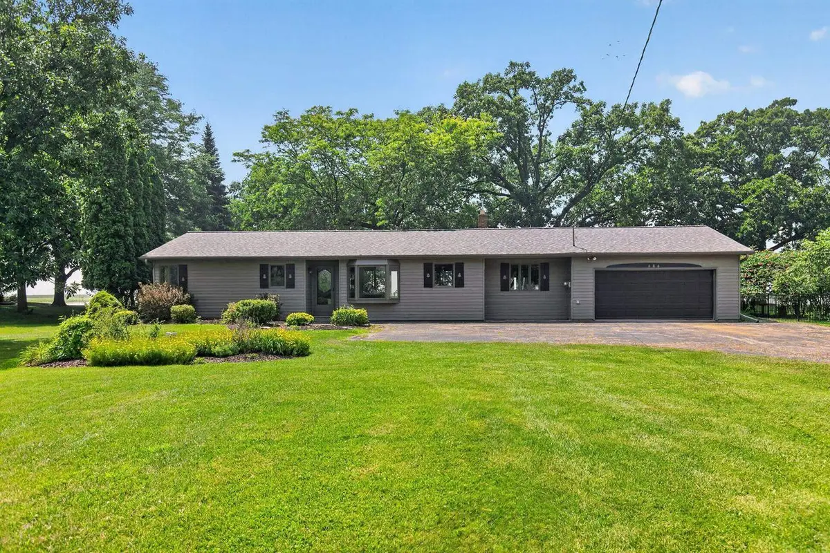 2507 EDGEWOOD LANE, Oshkosh, WI 54904 - #1