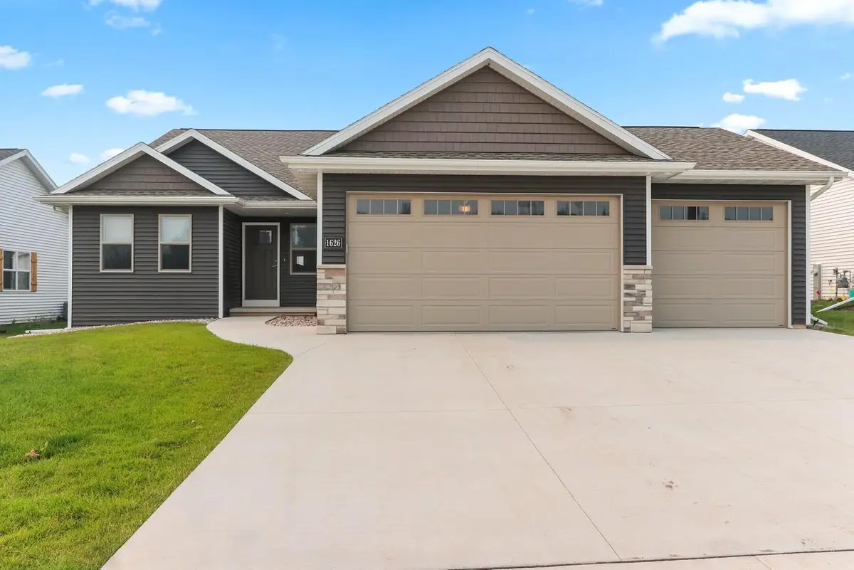 1626 VALOR PLACE, Neenah, WI 54956 - #1