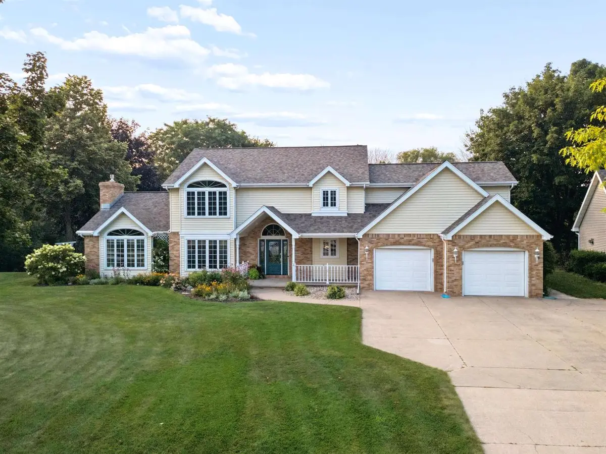 W2880 OAKRIDGE DRIVE, Appleton, WI 54915 - #1