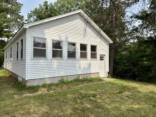 N10060 PARKWAY ROAD, Crivitz, WI 54114